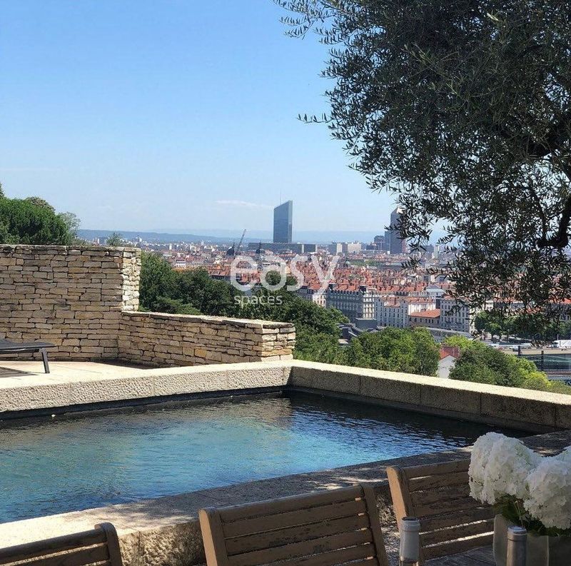 Unique and Unconventional Space Perfectly Designed for Hosting Seminars in Lyon